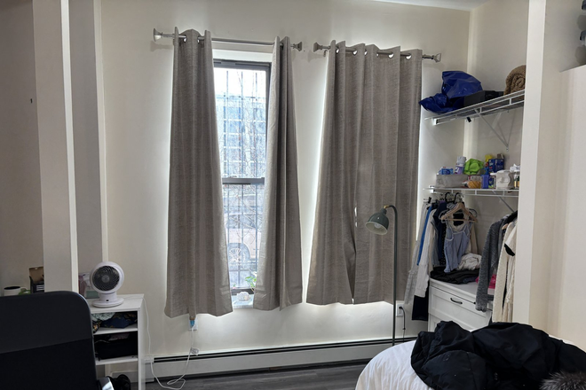 4 Bed - 21 Cortes - NO Broker's Fee!!  - Available 9/01 - Spacious 4 Bedrooms with Modern Kitchen and Modern Bathroom Apartments