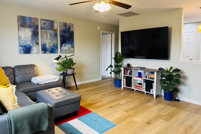 Living Room - Summer Furnished 2 Bed / 1 Bath in West Lafayette | Garage + W/D + Wi-Fi | $1350 /month Condo