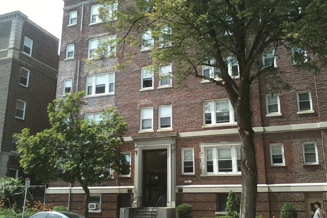 hubrealtyproperties.com - Excellent one bedroom with renovated kitchen with dishwasher
