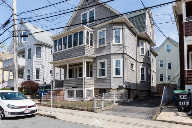 Exterior of Building - 1 bedroom available in a 4b2b close to Davis Square and Tufts University in Somerville Apartments