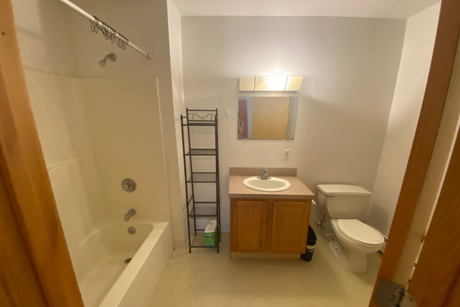 Bathroom - 2b2b apartment