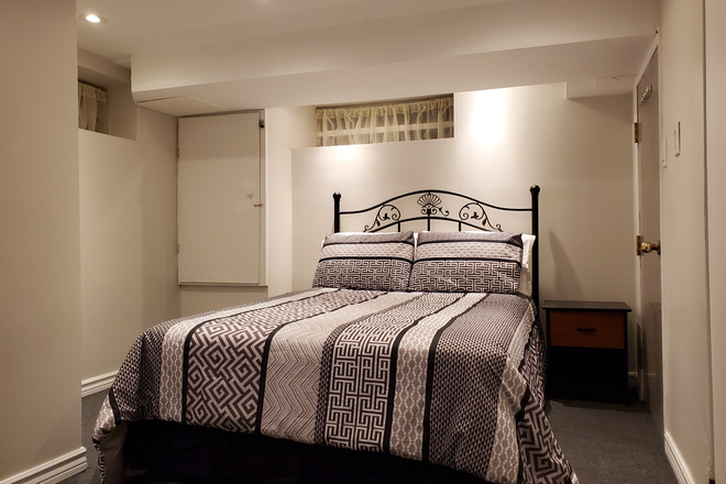bedroom #1 - 2 Bedroom Furnished Apartment - College St and Manning Ave - Little Italy