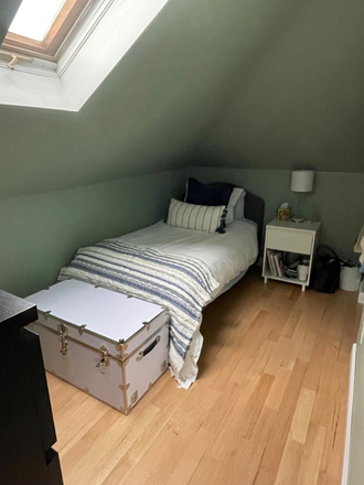 Bedroom - [SUMMER SUBLEASE] SINGLE ROOM IN 15 GREYCLIFF RD
