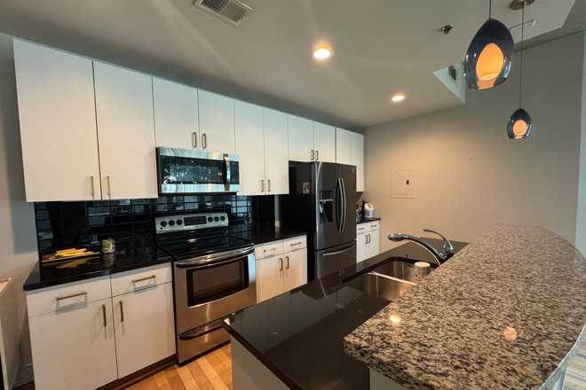 Kitchen - Rare Find - Spacious 2/2 Midtown Highrise with Large Balcony & City Views