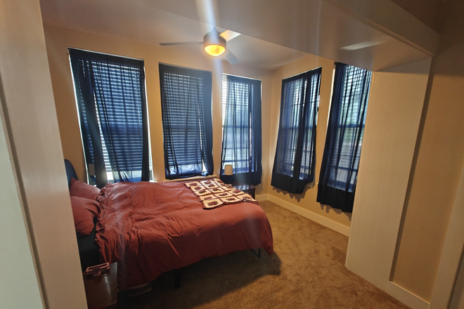 Bedroom - Quadrangle housing - close to campus