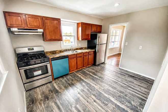 Kitchen - House near campus