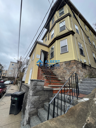 Exterior - Top-Floor 3 Bed with Gorgeous Kitchen!! $5,000!! Apartments