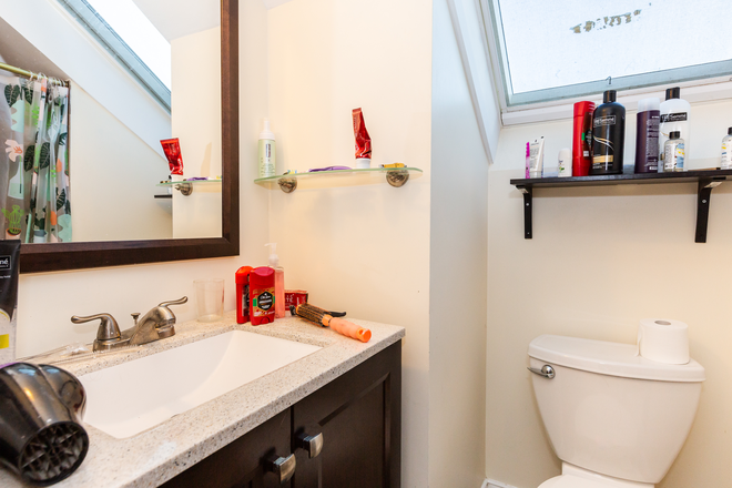 Bath - 4BD 2BA Mission Hill No Brokers Fee Apartments