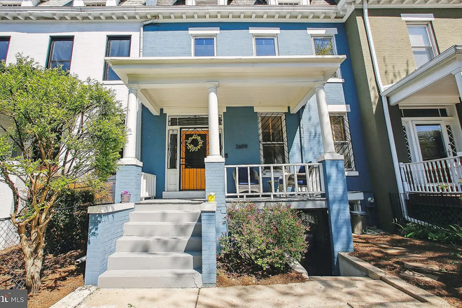 Front of House - 2 bedroom apartment close to campus