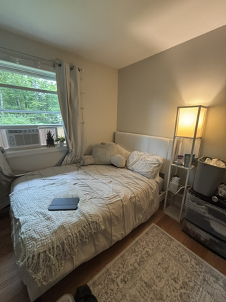 Bedroom - 62 Summer St Apartments