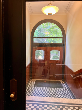 maindoor - Apartment