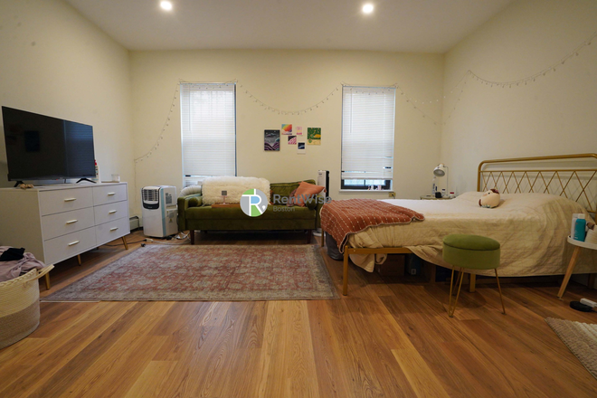 1 - AUG 2026-HUGE South End Studio, H/HW inc-No Broker Fee! Apartments