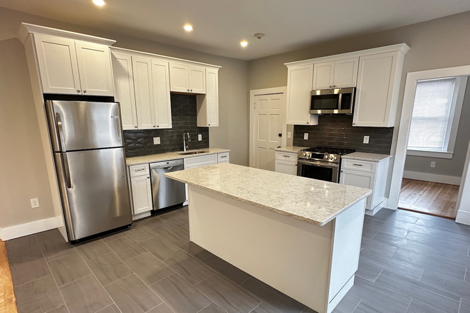 Kitchen - Grad Housing 4 Bed 2 Bath - Gut Reno!!
