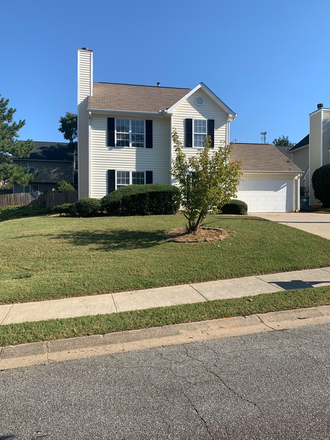 Outside side view - Single Family Residence for rent House