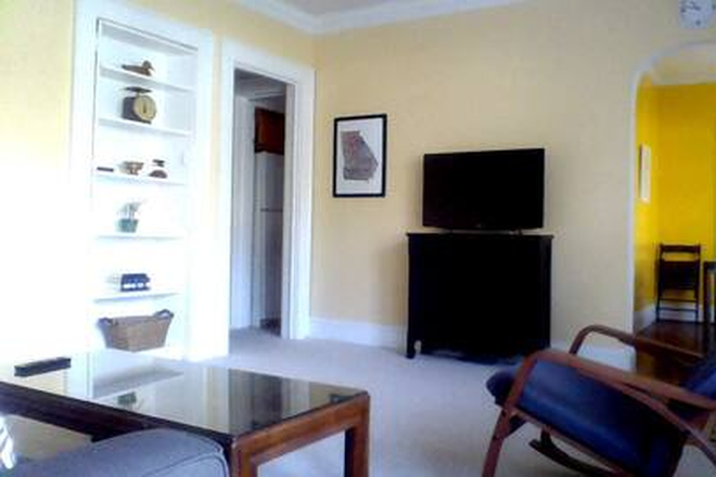 Living room - Lake Claire Apartment