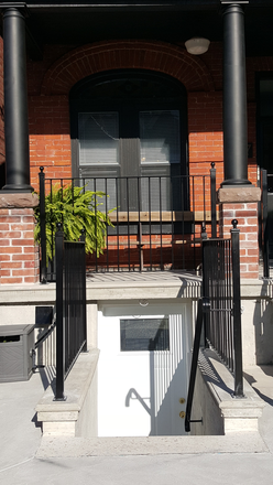 house and entrance - 2 Bedroom Furnished - College St & Manning Ave (Little Italy)