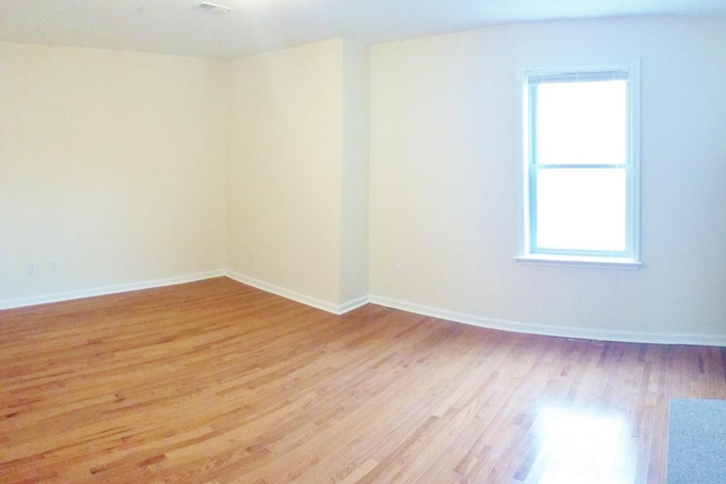 bedroom - 1401 N. 15th St. Apartments