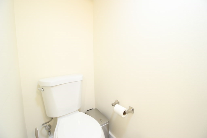Bathroom 1 - 3 Bed + 1.5 Bath Close to Campus! Apartments