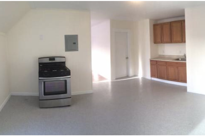 Kitchen - Spacious 3 Bed/1 Bath, ONLY 1 Block from North Campus - Students welcomed! Apartments