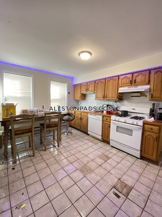 Kitchen - 6 Bed 2 Bath Apartment Located on Sawyer Terr. in Allston!