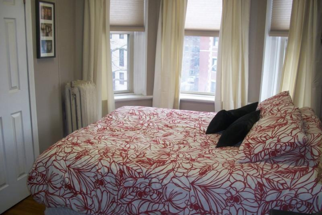 Call Arezou for info. 617-584-7817 - BEACON ST - MODERN APT IN BROWNSTONE W/ H&HW INC NEAR BU, NEU, BERKLEE,SUFFOLK