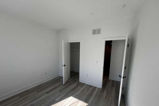 Bedroom 1 - Rooms in shared 2BR thome-Donatello Dr-Princeton