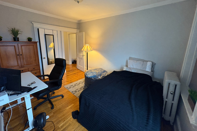 ! - Renovated NO FEE 2 bed! New kitchen & bath, HT/HW incl, laundry in bldg, near T! Ref# 258434642 Apartments