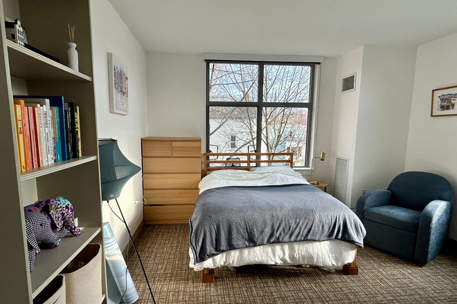 Corner bedroom - Fully Furnished 2-Bedroom for Summer Sublet! Apartments