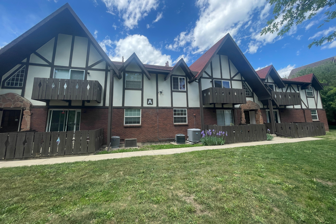 1 - AVAILABLE 6/5: 3250 O'Neal Cir #A17