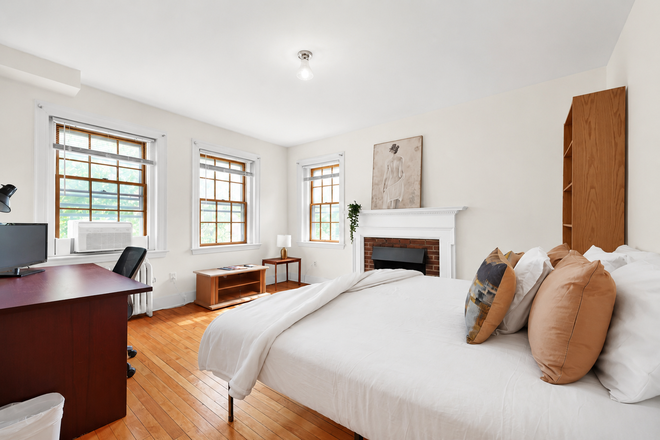 Flex room - Harvard Sq 1BR+Flex Room | 913sqft, Fireplace | Heat Included Condo