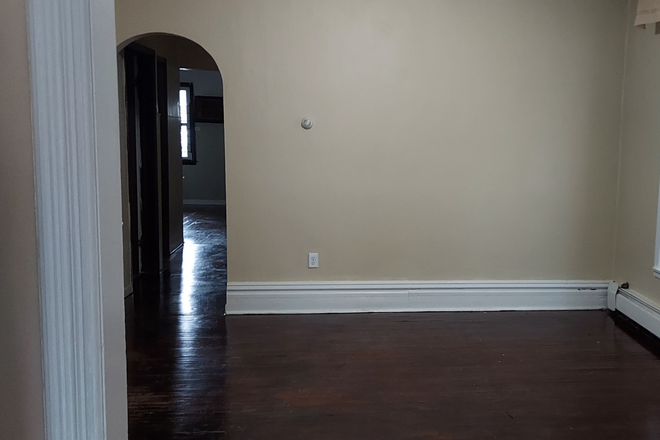 Dining room - 3-flat very close to Brown Line Apartments