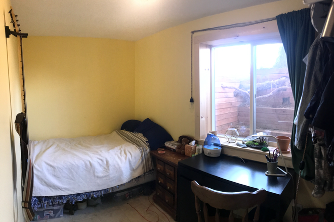 Bedroom - quiet South Boulder minimalist bedroom 🌲 House