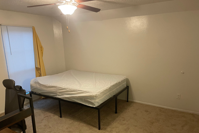 Bedroom - Scandia Apartment Summer Sublease