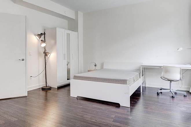 Bedroom A - Private room in a co-living townhouse at Sackville St, Toronto