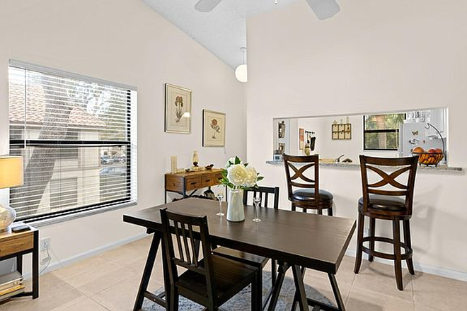 Dinning - Close to FAU Campus, Unfurnished, Stunning Updated Apartment for Rent!