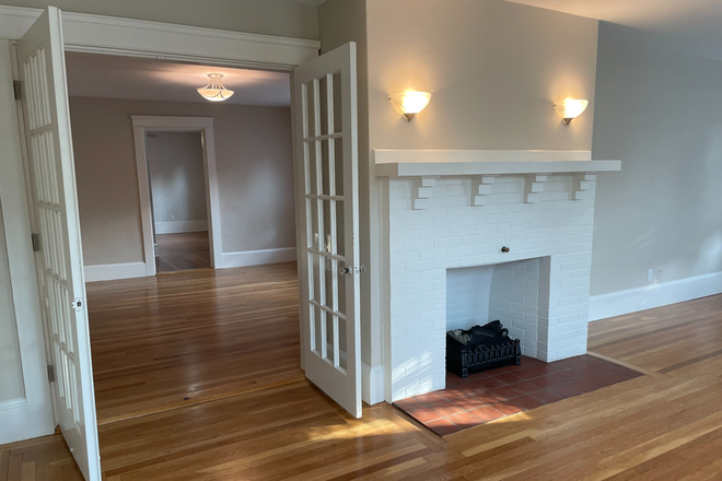 Entry to living room - ELEGANT EAST SIDE GEM- WALK TO BROWN ! Apartments