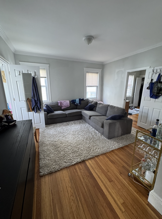 *these photos are technically from the top unit, but it is very similar to the first floor* - Foster St, looking for someone to sublet in spring/summer 2027 Duplex