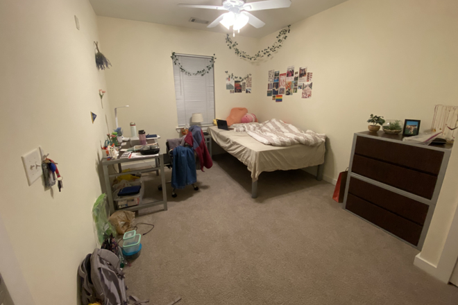 Room - Campus Crossings 1b1b Apartments