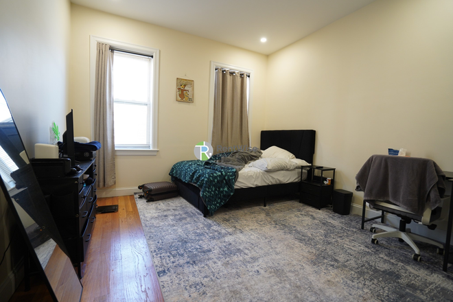 1 - SEPT 2026-Amazing Fenway Studios, 1b, 2b H/HW inc. No Broker Fee! Apartments