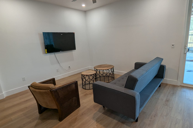 Living room - House near Campus