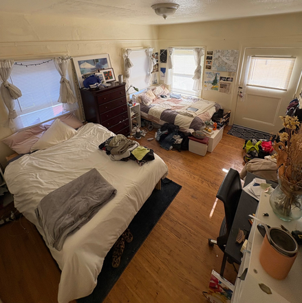 Bedroom - Student Housing (2532 Benvenue Avenue)