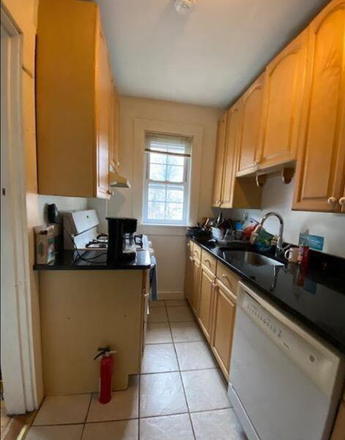 Kitchen - Huge 6 Bed 2 Bathroom Option for Both Harvard or MIT Apartments