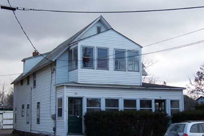 Outside Street View - 184 North Winooski Ave. Apartments