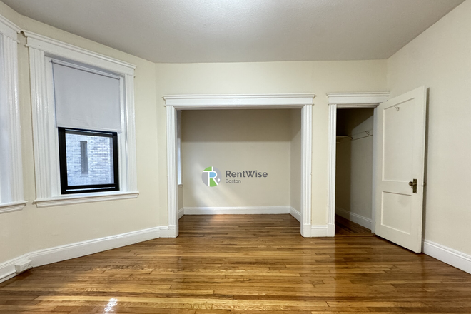 2 - AVAIL NOW-Gorgeous Allston Studio w Alcove, H/HW inc. Student OK! NO FEE! Apartments