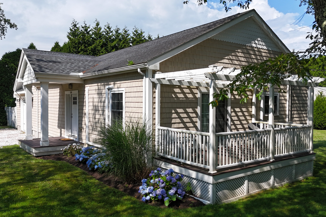 Front - 540 Matunuck Beach Road House