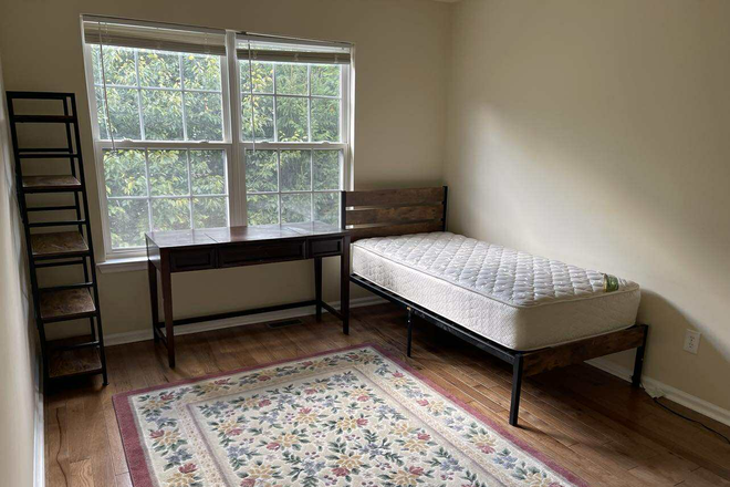 Bedroom - Furnished room -Warwick Rd-Princeton Jct Townhome