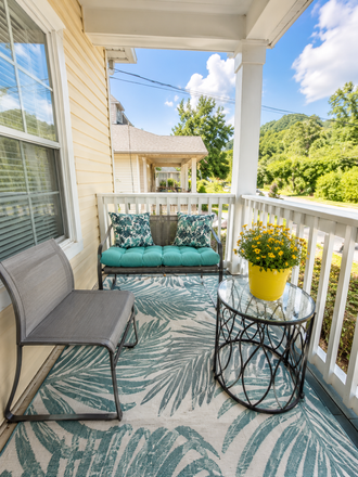 Porch - Student Housing Near Georgia State University – Only 2 Miles Away! House