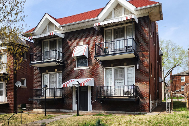 4-family apartment building - 3969 Potomac Street