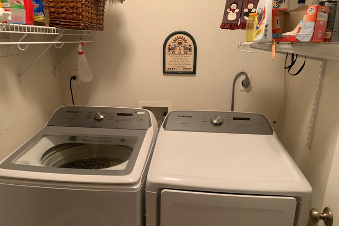 Community Washer Dryer - Upscale cul-de-sac private entrance to master bedroom, bath, washer/dryer House