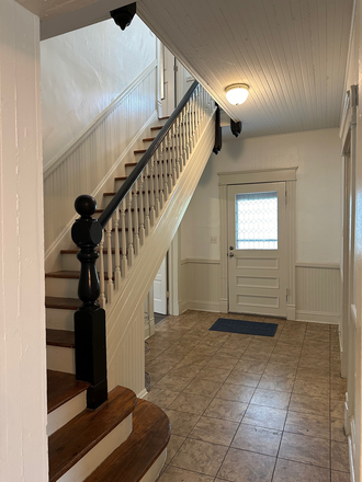 Entry Vestibule - Spacious 4-Bedroom Victorian Just Steps from East Campus House